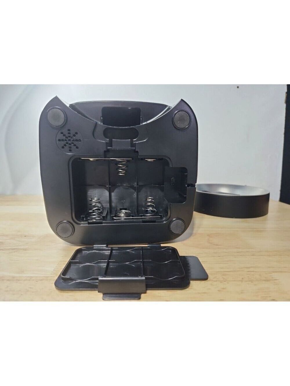 Automatic feeder - Picture 3 of 5